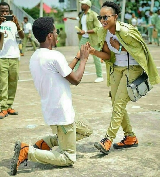 See How This Nysc Member Proposed To His Girlfriend